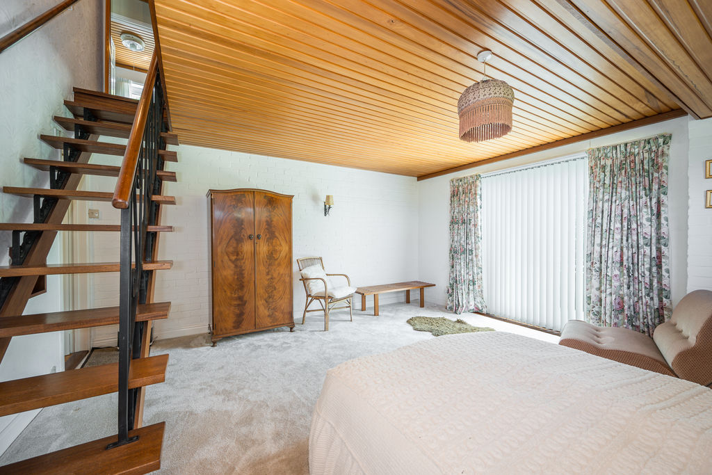 Bedroom- click for photo gallery
